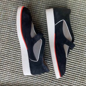 BeautiFeel Black Leather Mary Jane's